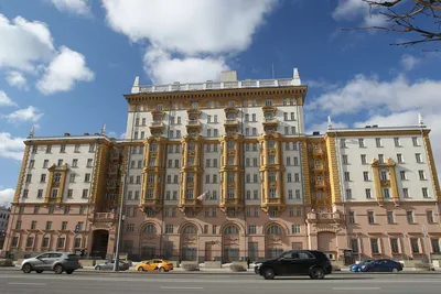 Посольство США в Москве рекомендовало американцам покинуть Россию -  Газета.Ru | Новости
