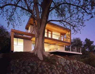 Эмилия Кларк продает дом в Лос-Анджелесе за 4,4 миллиона долларов