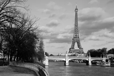 Эйфелева башня черно-белая стоковое фото. изображение насчитывающей  достопримечательностью - 39427984