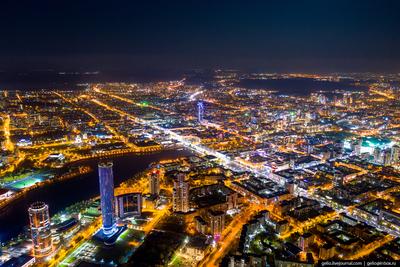 Ночной екатеринбург фото #фото Екатеринбурга #Yekaterinburg #ночной город  фото #город ночью #екатеринбург центр | Город, Работа на дому, Фотографии