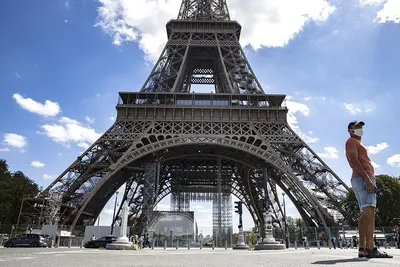 В Париже начали реализацию проекта модернизации Эйфелевой башни