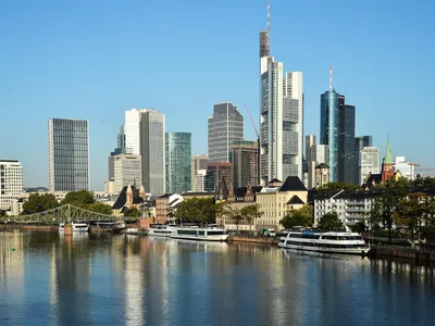 Франкфурт-ам-Майн-Сити редакционное стоковое изображение. изображение  насчитывающей центрально - 158022994