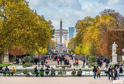 Париж - самый красивый город в мире.