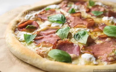 🧀Пицца Маргарита многолетняя классика итальянской пиццы, с которой  начинается меню почти каждой пиццерии/кафе 🍕 А вы знали, что этот… |  Instagram