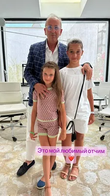 Роман Абрамович и Дарья Жукова впервые показали годовалую дочь - KP.RU