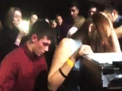 Публичный секс парочки в нижегородском ночном клубе расценивают как «мелкое  хулиганство» - KP.RU