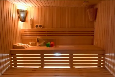 Отдыхай душой и телом! Традиционная русская баня в Германии😀😀😀😀😀😀😀 С  вениками и на дровах👍 🛁Это вам не общая баня. 🧐Полная… | Instagram