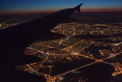 Ночная Москва из иллюминатора самолета ✈ 📸 Даша Морозова | 2do2go: Москва  | ВКонтакте