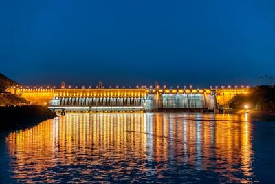 Подсветку на Красноярской ГЭС включат до конца лета