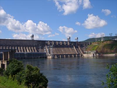 File:Плотина Красноярской ГЭС и возле неё (1).JPG - Wikimedia Commons