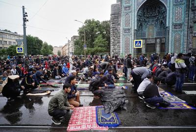 Курбан-байрам в Москве собрал сто тысяч мусульман - МК