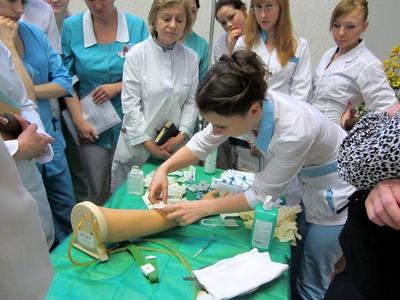 ТОП 5 лучших курсов медсестер в Москве без медицинского образования, с  дипломом, цены с нуля для начинающих - рейтинг 2024 школ