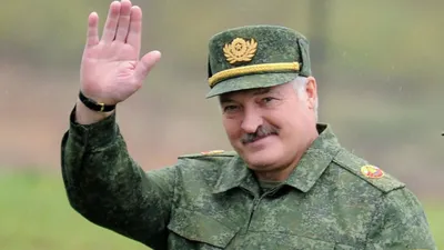 Фото Лукашенко в военной форме