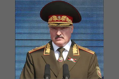 Появление Лукашенко в военной форме сочли сигналом России и Украине:  Белоруссия: Бывший СССР: Lenta.ru