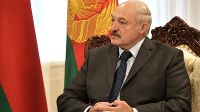 Это не какой-то там выпендреж\". Лукашенко о том, зачем носит военную форму