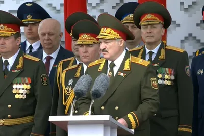 Лукашенко привлёк маленьких детей к охране правопорядка в Минске