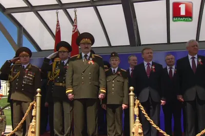Лукашенко на церемонии чествования выпускников военных вузов: попытки  лишить Беларусь суверенитета продолжаются