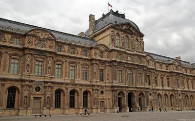 Фасад Лувра в Париже редакционное изображение. изображение насчитывающей  французско - 46179395