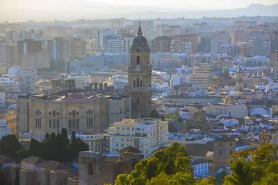 Малага, городской пейзаж Испании на море Стоковое Изображение - изображение  насчитывающей городск, зала: 46026437