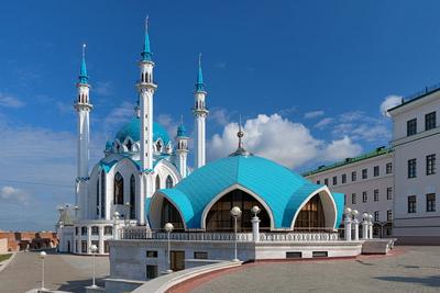 Азимовская мечеть (Шестая соборная, Заводская, тат. Əcem məçete, Әҗе́м  мәчете́) — мечеть в Казани