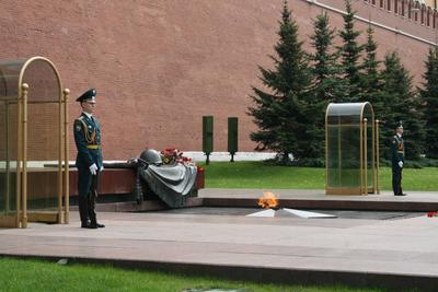 8 мая 2022 · Мемориалу «Могила Неизвестного солдата» в Москве – 55 лет ·  Политика и власть · ИСККРА - Информационный сайт «Кольский край»