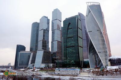 Вид на башни Москва-Сити с набережной Тараса Шевченко
