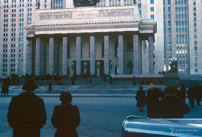 Более 50 лет вместе: на Гоголевском бульваре для москвичей открылась  выставка о юбилярах семейной жизни / Новости города / Сайт Москвы