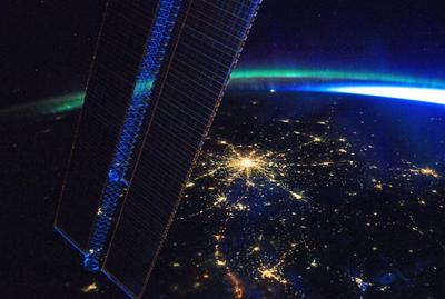 Огни ночной Москвы из космоса | Пикабу