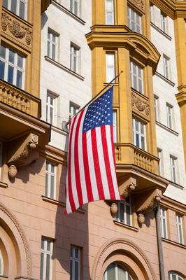 Как пройти интервью в посольстве США и получить визу в США. Собеседование в  посольстве США в Москве - YouTube