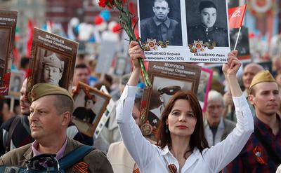 Колонна “Бессмертного полка” начала торжественное шествие в Нижнем Новгороде
