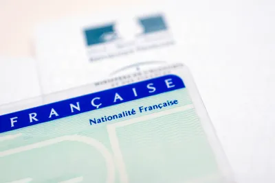 Трудно ли получить долгосрочную французскую визу с правом работы? | Одна в  Париже | Дзен