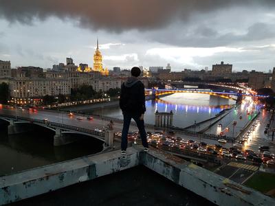 Самострой на крыше дома в Москве оказался летним домиком - Газета.Ru |  Новости
