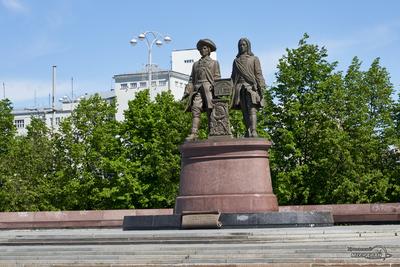 Фото на памятник Екатеринбург фотографии