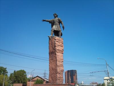 Памятник Дубенскому в Красноярске на экскурсиях от \"Город Сказка\"