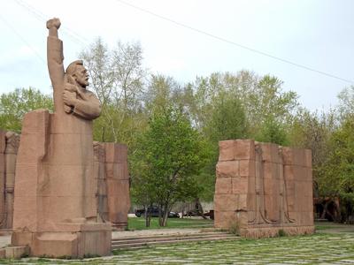 На Взлётке открыли памятник почётному гражданину Красноярского края Павлу  Федирко
