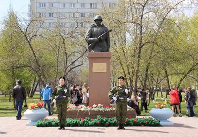 В Красноярске отмыли памятник Ленину | КУЛЬТУРА | АиФ Красноярск