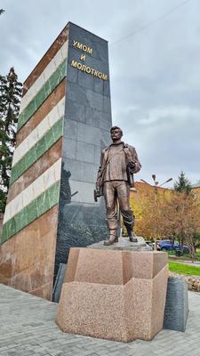 В Красноярске открыли памятник Дмитрию Хворостовскому - Российская газета