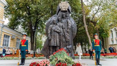 В Москве открыли памятник врачам, борющимся с COVID-19 - РИА Новости,  17.09.2021