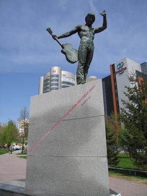 Необычные памятники Новосибирска: первый светофор, «Горько!» и  мышка-вязальщица - KP.RU