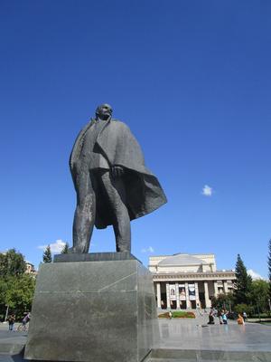 Файл:Памятник Ленину (Новосибирск).jpg — Википедия