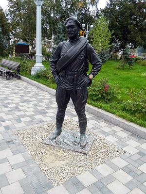 Памятник товарищу Сухову — Википедия