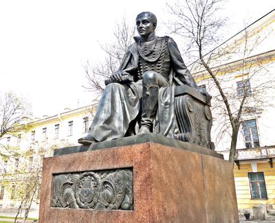 В Петербурге появился памятник туристам - РИА Новости, 23.12.2022