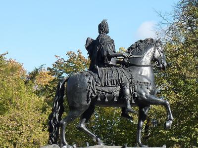 Памятник Виктору Цою появился в Санкт-Петербурге
