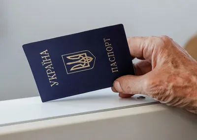 Латвия вернулась к выдаче россиянам виз