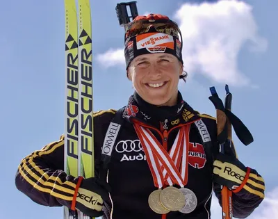 NEWSru.com :: Немецкая биатлонистка Лаура Дальмайер стала двукратной  олимпийской чемпионкой Пхенчхана