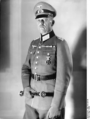 Реалистичный немецкий генерал времён второй мировой войны on Craiyon