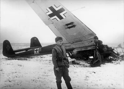 File:Сталинградская область. Сбитый немецкий самолет-разведчик. Кадр 3.jpg  - Wikimedia Commons