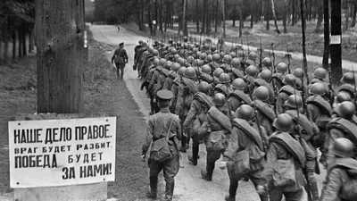Немецкие солдаты во время первой мировой войны на параде участников  международного воинск-исторического фестиваля Редакционное Изображение -  изображение насчитывающей воин, ноябрь: 65164335