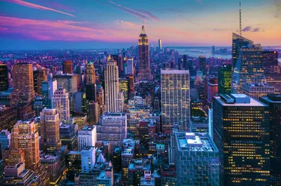 Самая высокая высота здания в Нью-Йорке, Центрально-парк-Тауэр, выглядит  высоко с улиц Нью-Йорка Редакционное Фото - изображение насчитывающей ново,  горизонтально: 161726116