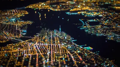 Ночной вид на Манхэттен с наблюдательной палубы небоскреба Нью-Йорк  Стоковое Фото - изображение насчитывающей горизонт, городск: 162051986